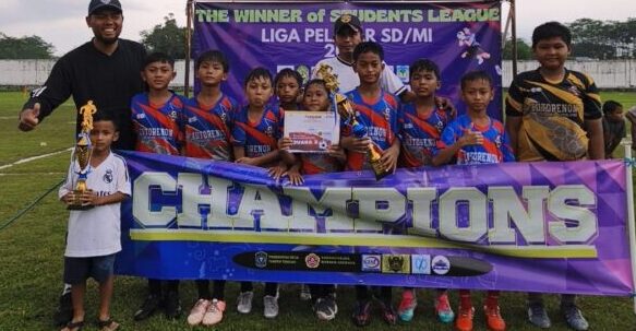 Membanggakan! SDN Kutorenon 01 Sabet Juara 3 Kompetisi Sepak Bola di Stadion Srikandi